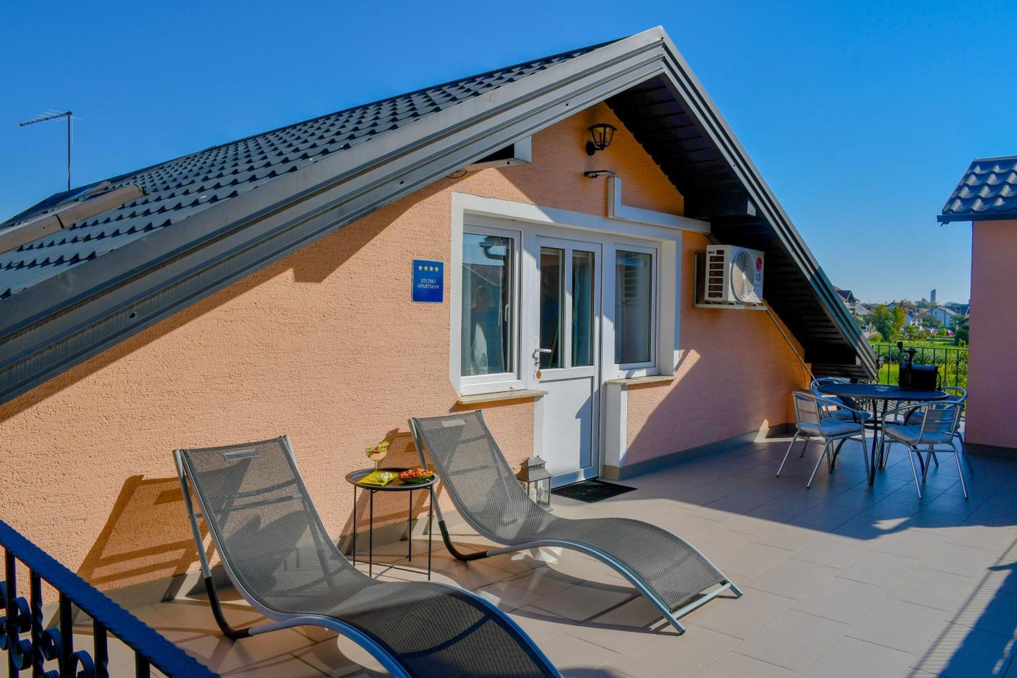 Studio Apartment Oaza Sziszek Kültér fotó